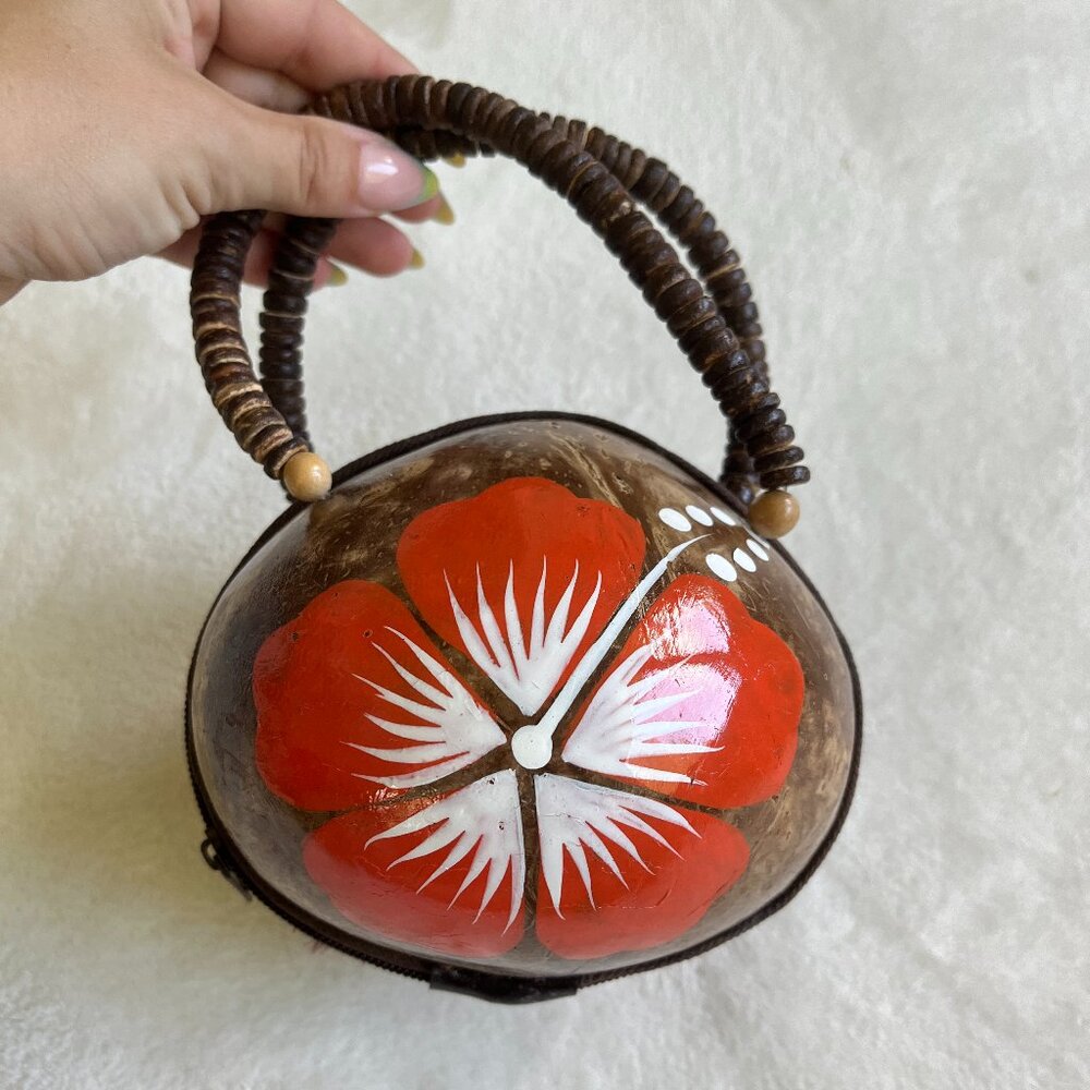 3/$30 🌟 Coconut Purse with Red Hibiscus Flower 🥥 🌺